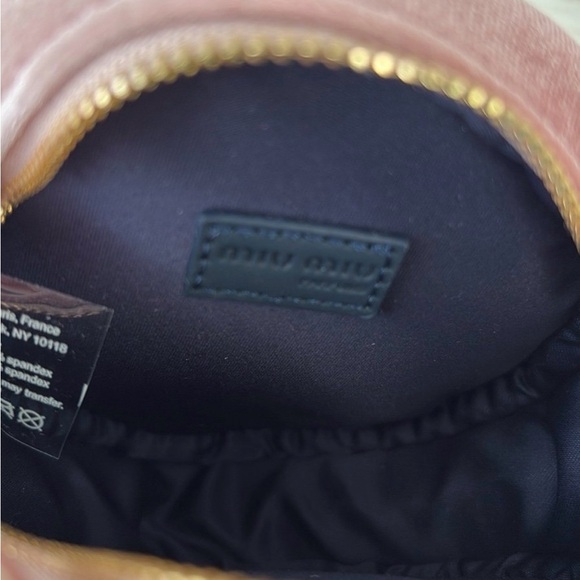 Miu Miu Pink Round Clutch - Picture 4 of 9